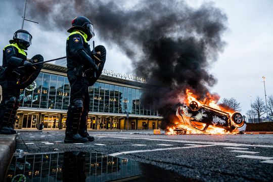 Harde kern NEC belooft de stad Nijmegen vanavond te verdedigen tegen relschoppers na dreigementen