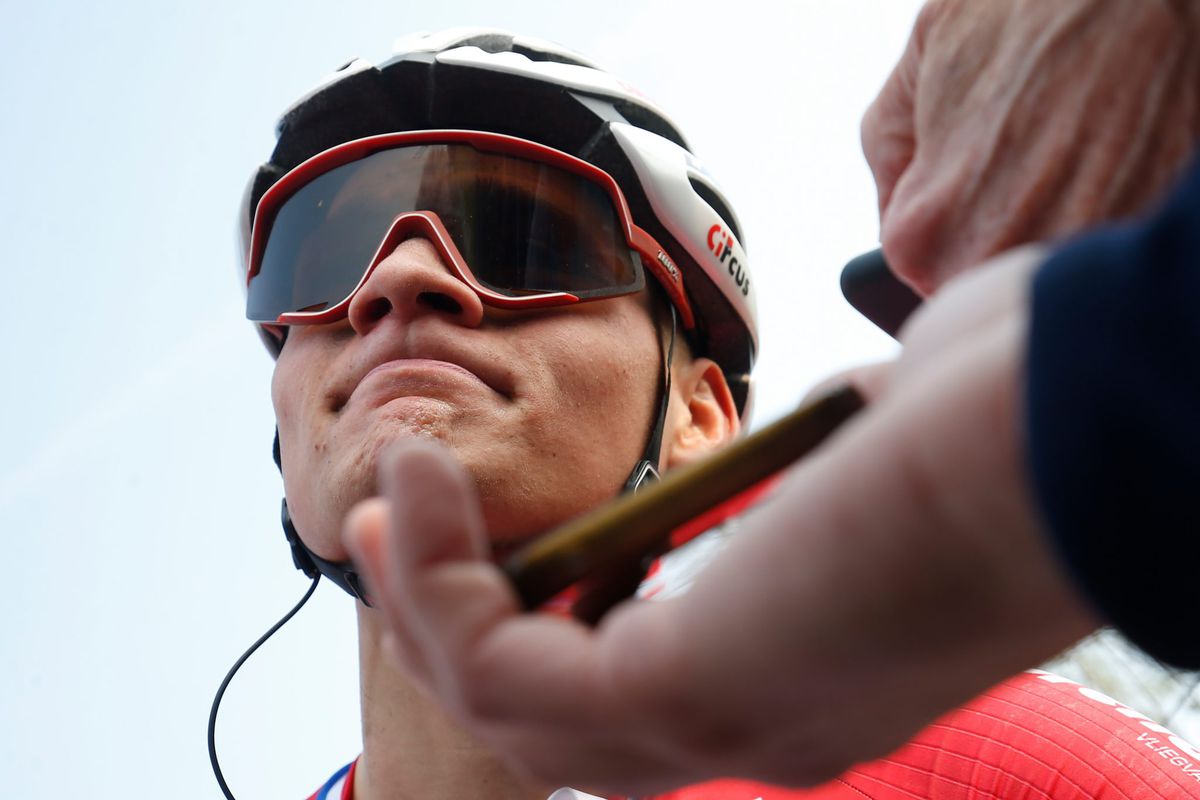 HAHA! Belgische wielrenner Naesen wil niet racen tegen Van der Poel: 'God help us all'