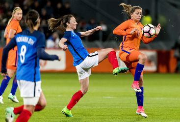 Oranjevrouwen onderuit in oefenwedstrijd tegen Frankrijk