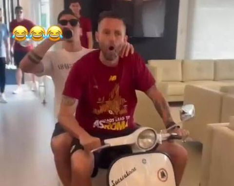 Feyenoord-beul Nicolo Zaniolo jat scooter van José Mourinho en rijdt door gebouwen