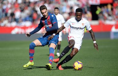 Levante bakt er niets van en verliest dankzij uitblinker Promes met 5-0 van Sevilla (video)