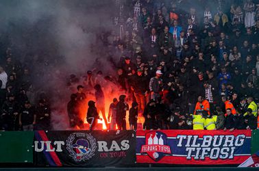 Willem II-'supporters' belagen stewards tijdens vuurwerk: 'Diep triest'