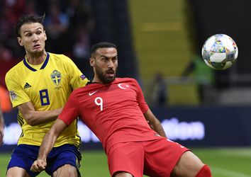 Turkije prikt in laatste minuten 2 keer en verslaat Zweden (video)