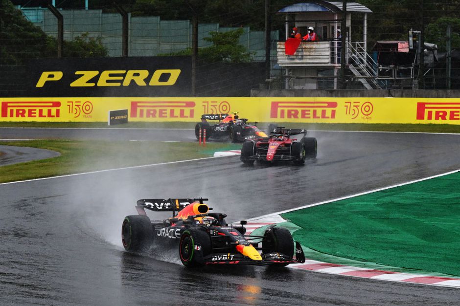 Max Verstappen toch wereldkampioen in regenachtig Japan? Op dit tijdstip is de herstart