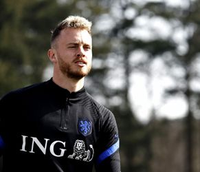 Keeper Mark Flekken kalm voor aanstaande debuut in Oranje: 'Al aardig wat meegemaakt'