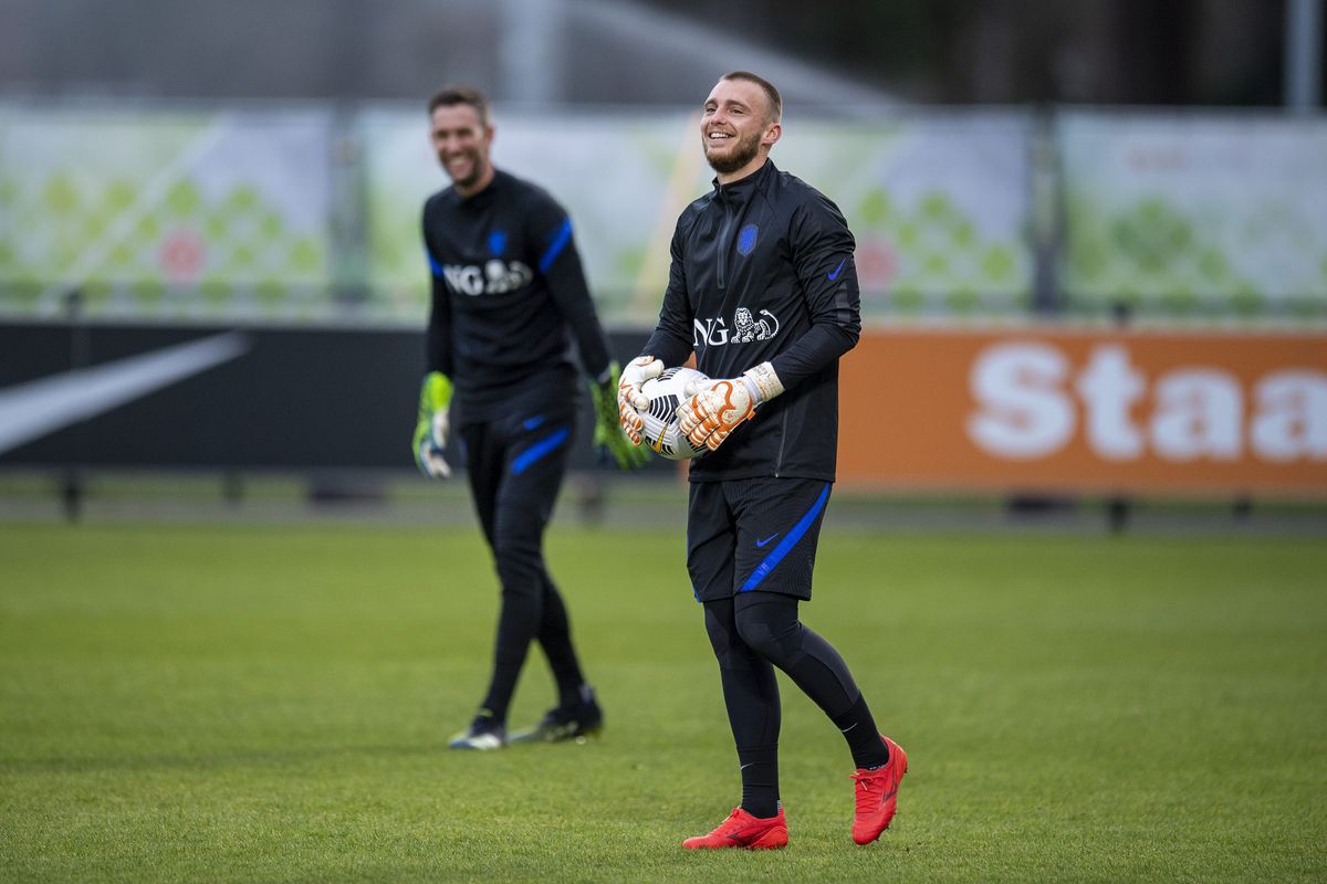 Jasper Cillessen heeft corona en mist trainingskamp Oranje in Portugal