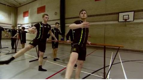 Rugbytalenten moeten elke week balletten, en hebben het naar hun zin (video)