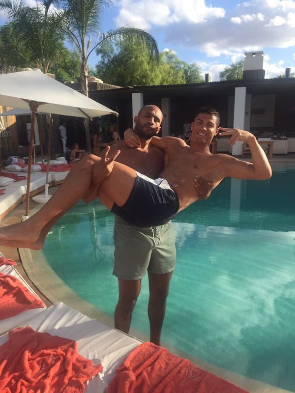 'Ronaldo en Badr Hari zouden relatie hebben'