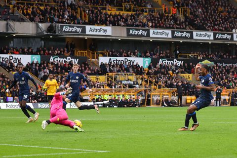 Chelsea verliest van Wolverhampton en kijkt vooral naar egotripper Raheem Sterling