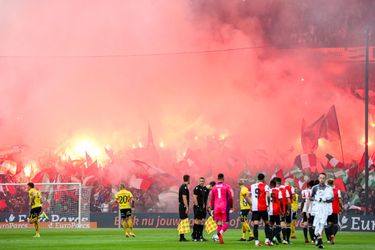 🎥 | De Kuip staat in vuur en vlam voor belangrijke wedstrijd tegen Elfsborg
