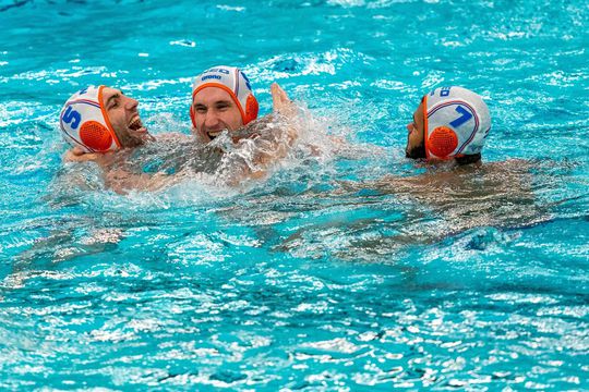 WOW! Waterpoloërs na heerlijke comeback naar kwartfinales OKT