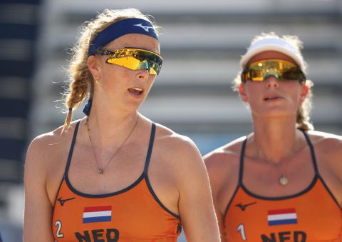 Pijnlijk einde voor beachvolleybalsters Madelein Meppelink en Sanne Keizer