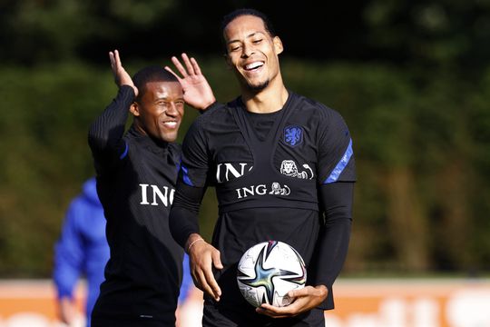 🎥​ | Virgil van Dijk zou vriend Gini Wijnaldum altijd oproepen: 'We missen die lach op zijn gezicht'