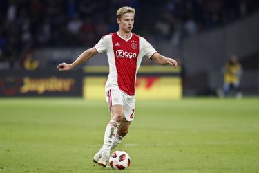 'Ajax sloeg 2 aanbiedingen van grote clubs op Frenkie de Jong af'
