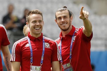 Chris Gunter stoot Gareth Bale van de troon als 'Speler van het Jaar' in Wales