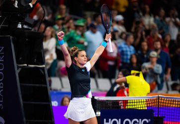 Maria Sakkari veegt tijdens WTA Finals óók Ons Jabeur van de baan