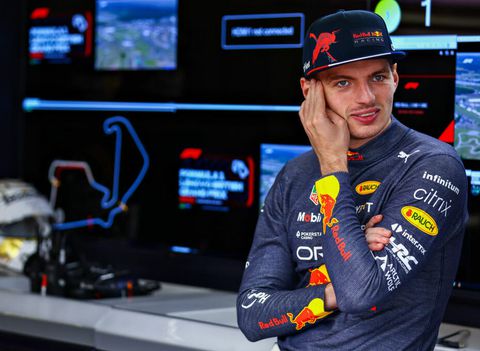 🌧️ | 1e vrije training op Silverstone valt letterlijk in het water voor Max Verstappen