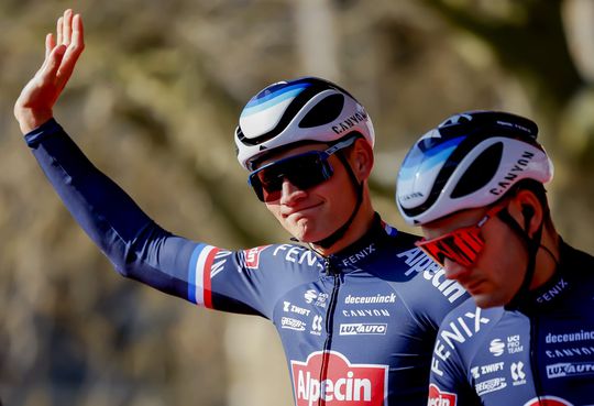 TV-gids: hier kijk je of Mathieu van der Poel het roze grijpt in de 1e etappe van de Giro d'Italia