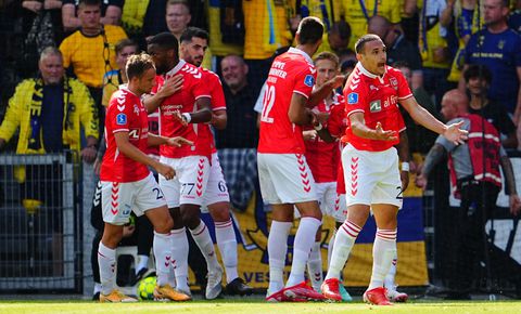 Comeback Kings! Deense ploeg staat in 90e minuut met 3-1 achter, maar wint alsnog