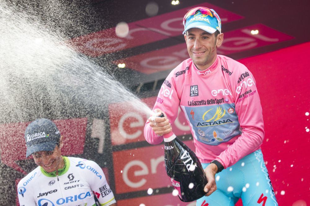 Nibali krijgt bergopwaarts hulp van Pellizotti en Visconti in Giro