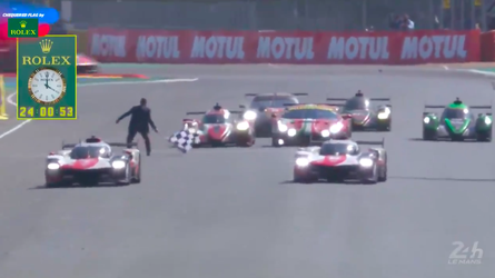 🎥 | Winnaar Robin Frijns schrok van finish 24 uur van Le Mans: 'Die man was er bijna geweest'