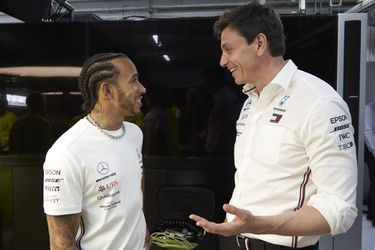 Mercedes-baas denkt dat Hamilton Schumacher kan overtreffen: 'Lewis is op de goede weg'