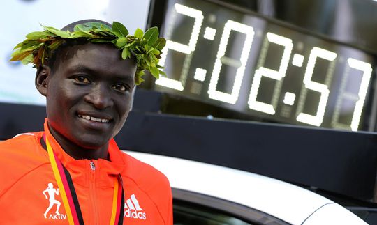 Kimetto doet mee aan de marathon in Zwolle