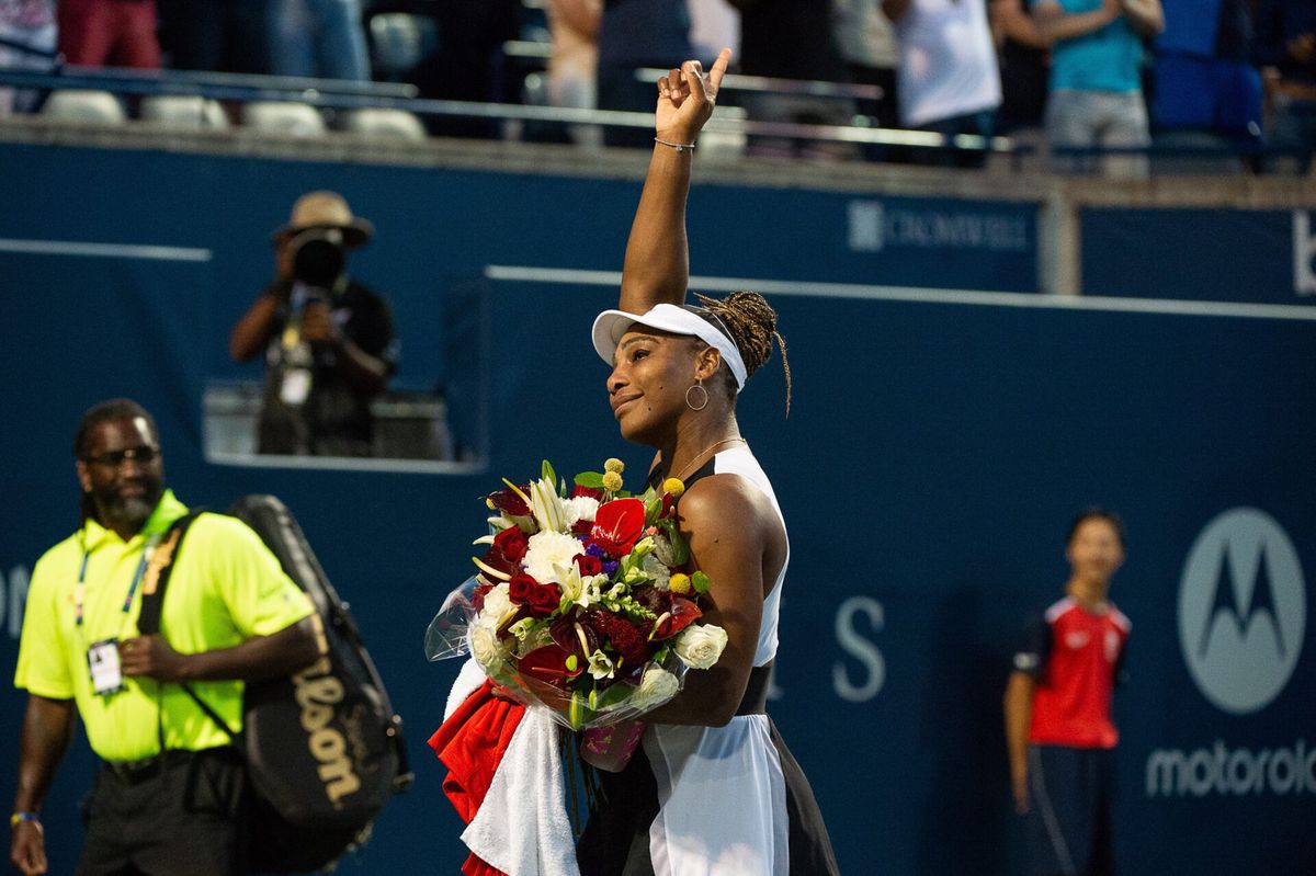 Tranen en een staande ovatie voor Serena Williams bij WTA-toernooi in Toronto