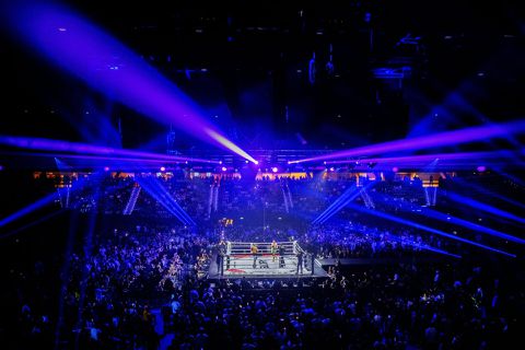 Tyjani Beztati slaat Josh Jauncey knock-out en houdt wereldtitel