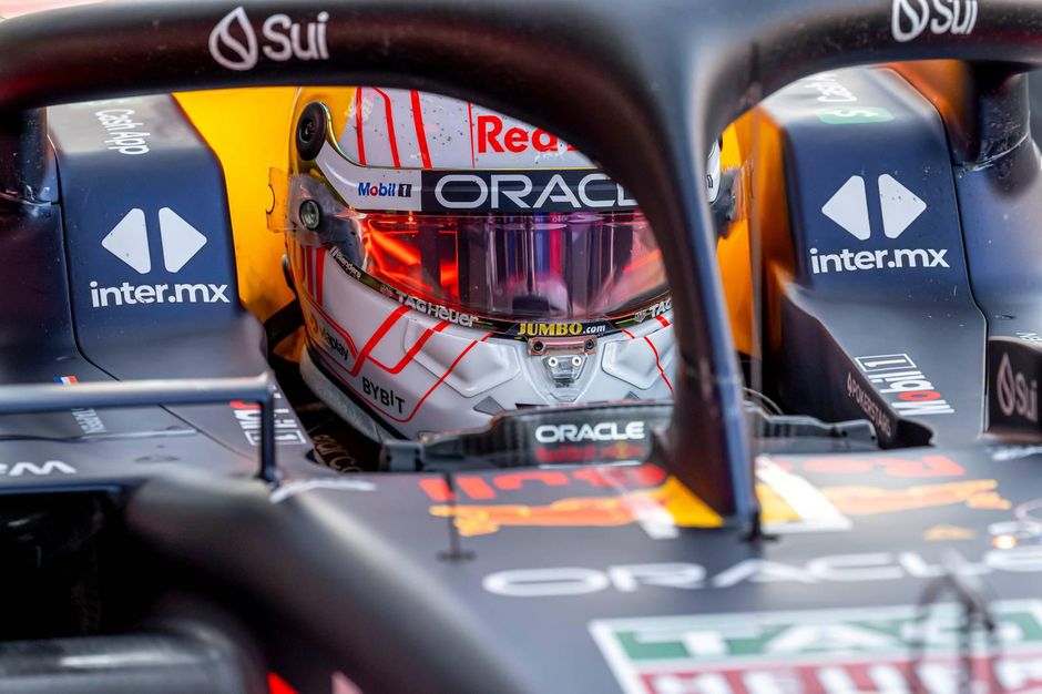 Max Verstappen gaat vól voor wereldkampioenschap in sprintrace Qatar: 'Het is zo heet'
