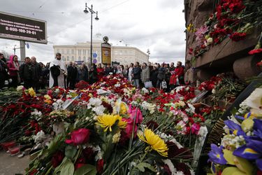 Mooi! Zenit herdenkt aanslagen: 'Je krijgt ons niet kapot'