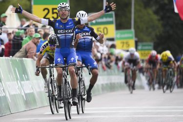 Etixx-QuickStep-renner Richeze wint 4e etappe in Zwitserland