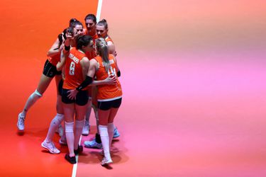 🎥 | Volleybalsters dreigen na nederlaag tegen Dominicaanse Republiek finaleweekend Nations League mis te lopen