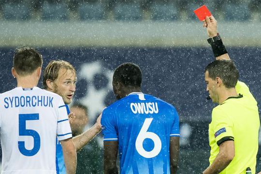 🎥 | Dinamo Kiev maakt gretig gebruikt van rode kaart Gent en staat al bijna in groepsfase CL