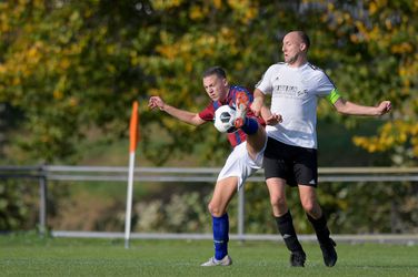 Scheids luistert niet naar eerlijke amateurspeler en geeft toch een pingel