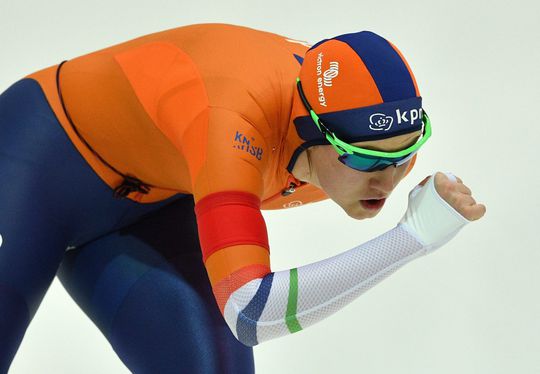 Lotte van Beek verrast iedereen en is Europees kampioene op de 1500 meter