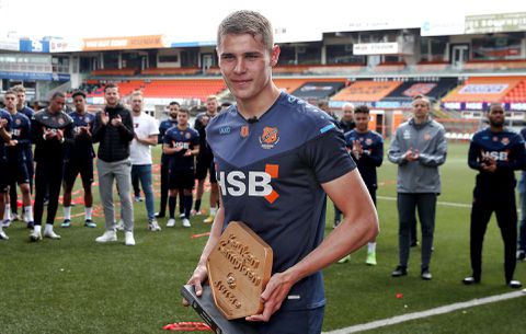 FC Volendam krijgt gelijk van arbitragecommissie, contract Micky van de Ven niet ontbonden