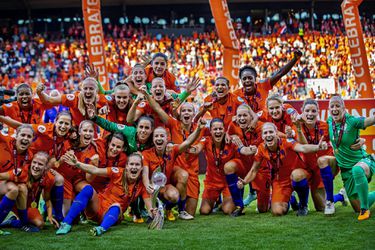 Geniet nog een keer van de waanzinnige finale van Oranje tegen Denemarken (video)