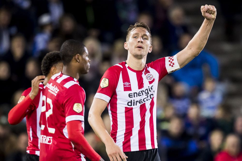 PSV ruim over De Graafschap heen ondanks lastig begin