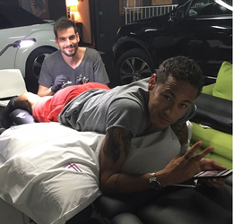 Nieuwe tatoeage Neymar toont zijn jongensdroom