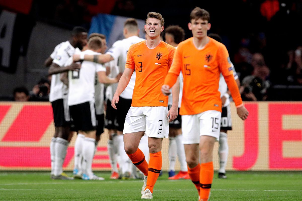 Oranje duikelt dankzij nederlaag tegen Duitsland paar plekken omlaag op FIFA-ranking