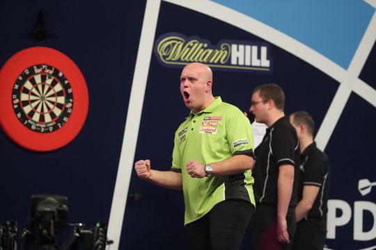 Van Gerwen: 'Ik was alleen in het begin zenuwachtig tegen Van Barneveld' (video)