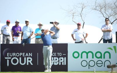 🎥 | Golfer Luiten samen met 6 anderen koploper op Oman Open