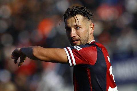 'Mitchell Dijks van Bologna op weg naar Standard Luik'