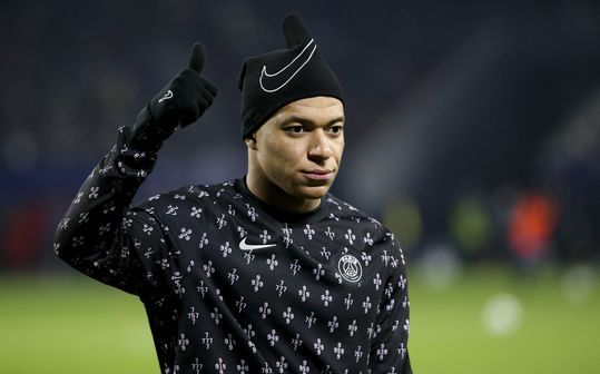 Kylian Mbappé wint award die normaal gesproken met Cristiano Ronaldo mee naar huis gaat