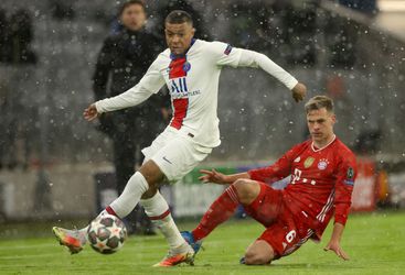 📸📏 | Dit was het mini-verschil waardoor de VAR de 2-0 van PSG tegen Bayern afkeurde