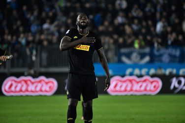 🎥 HOO! HOO! HOO! Romelu Lukaku maait binnen