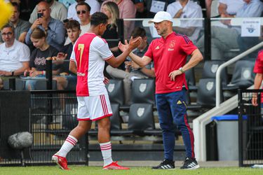 🎥 | Ajax-trainer Alfred Schreuder komt met update over Mohamed Ihattaren: 'Contact met hem, dat is belangrijkste'