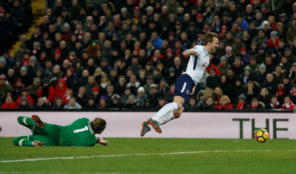 Knotsgekke slotfase bij Liverpool-Spurs: wereldgoals, gemiste én gescoorde penalty's (video's)