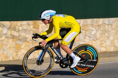 🎥 | Evenepoel bewijst weer zijn klasse en zegeviert in Ronde van de Algarve